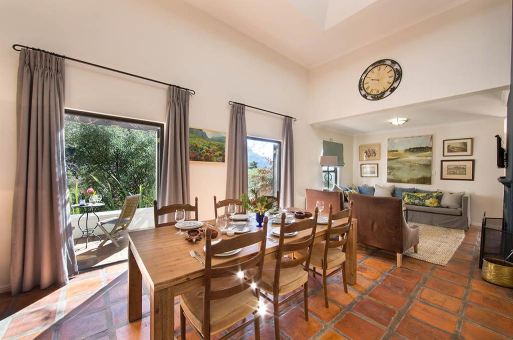 סטלנבוש Bartinney Private Cellar Banhoek מראה חיצוני תמונה